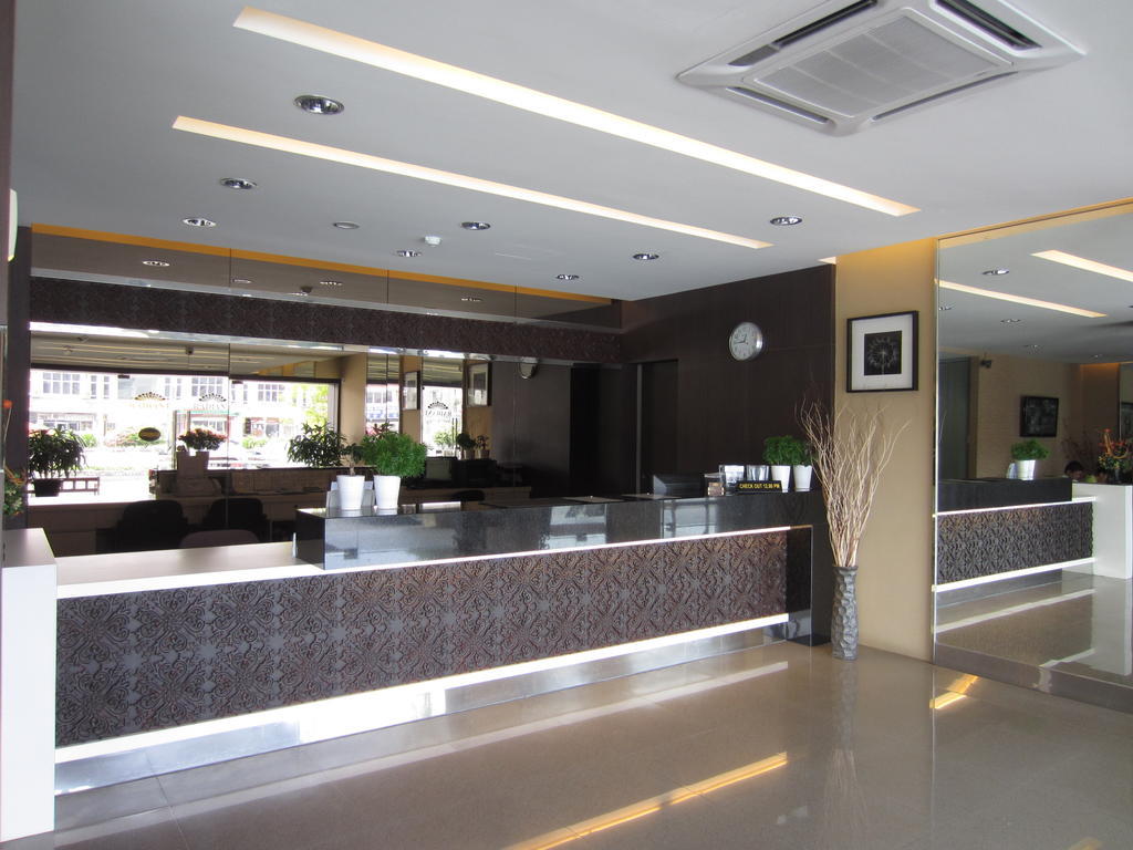 Radiant Hotel Ситиаван Экстерьер фото