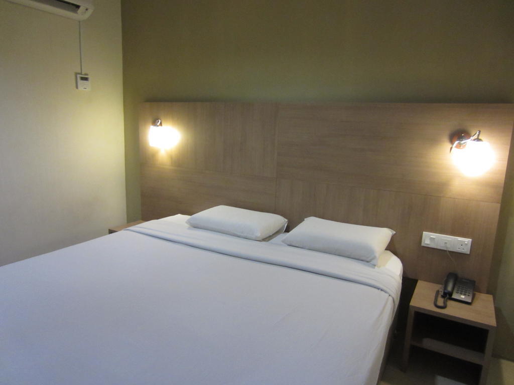 Radiant Hotel Ситиаван Номер фото
