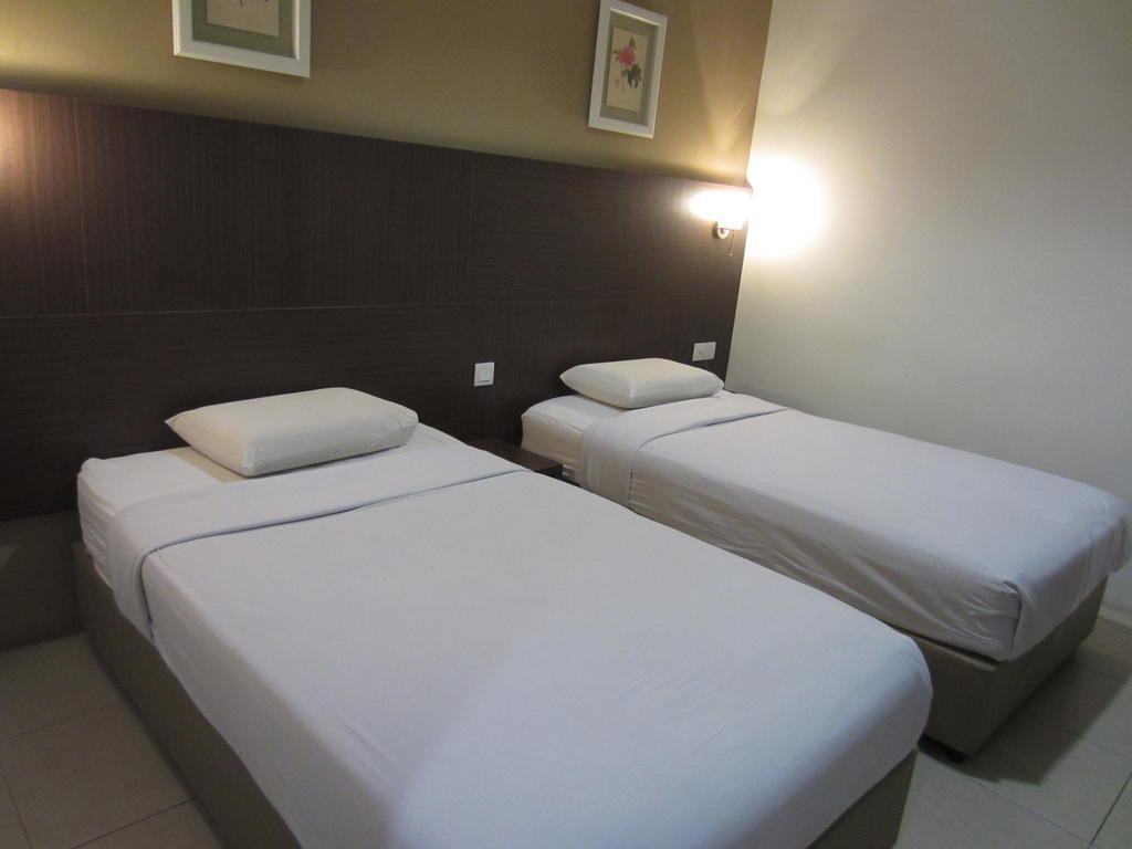 Radiant Hotel Ситиаван Номер фото