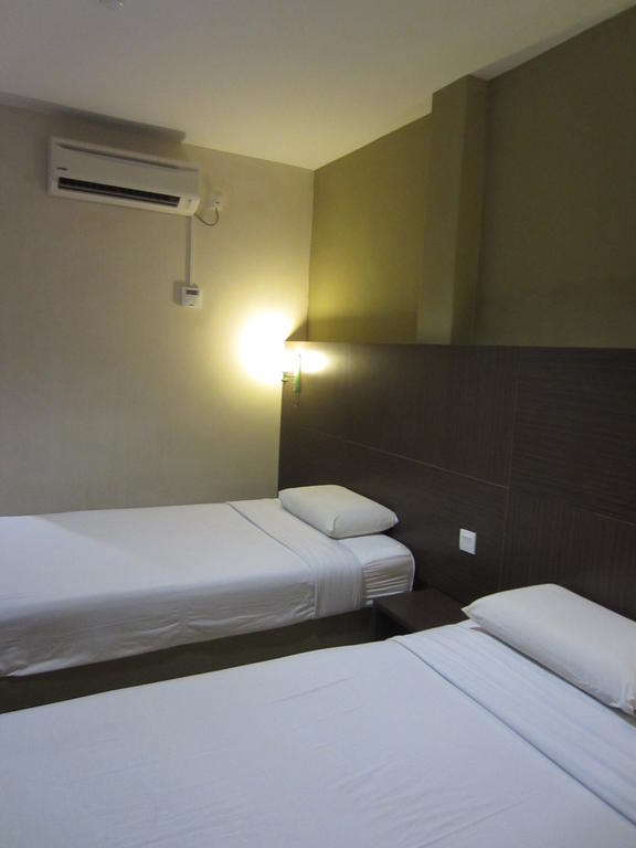 Radiant Hotel Ситиаван Номер фото